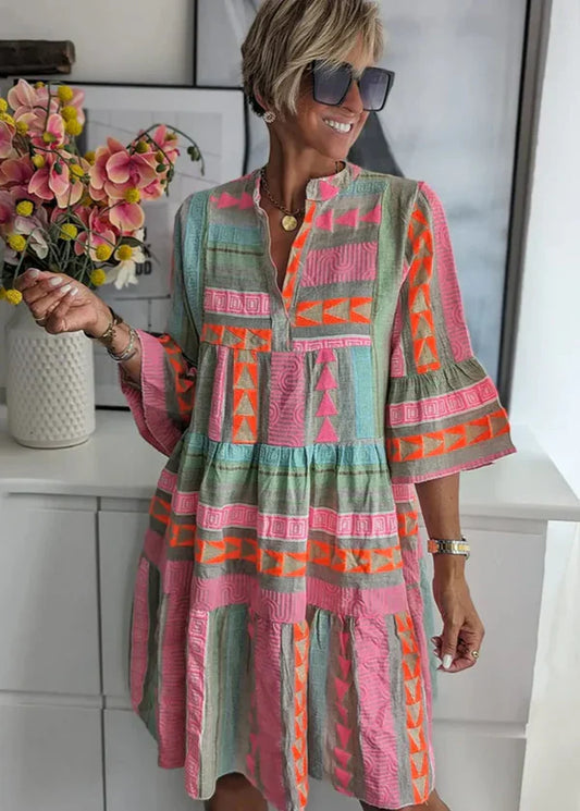 AVA I SCHICKES SOMMERKLEID MIT V-AUSSCHNITT