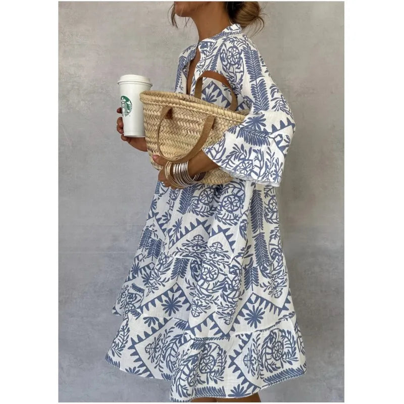 ADELINE I BEDRUCKTES A-LINIEN-KLEID MIT V-AUSSCHNITT