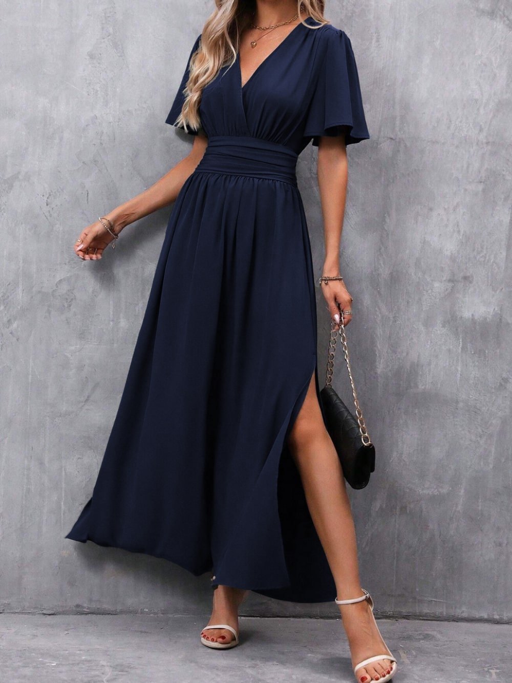 CLAUDIA I ELEGANTES AUSGESTELLTES KLEID