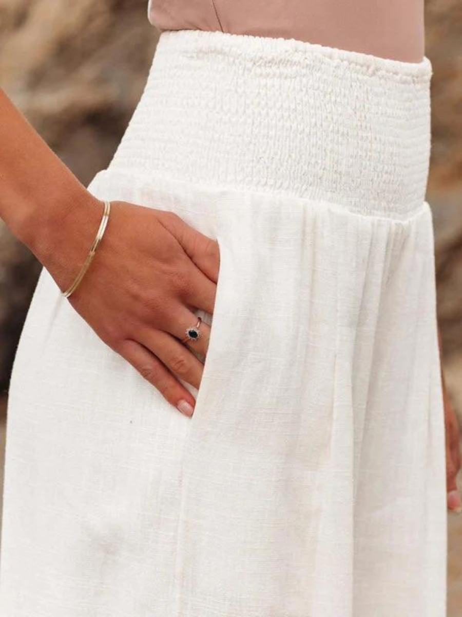 SIBILA I HOSE MIT GESMOKTER TAILLE UND WEITEM BEIN