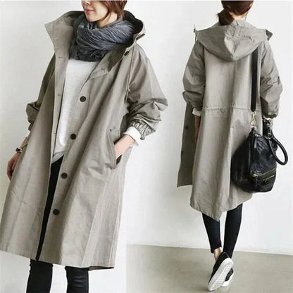 DOROTHEA I STILVOLLER TRENCHCOAT