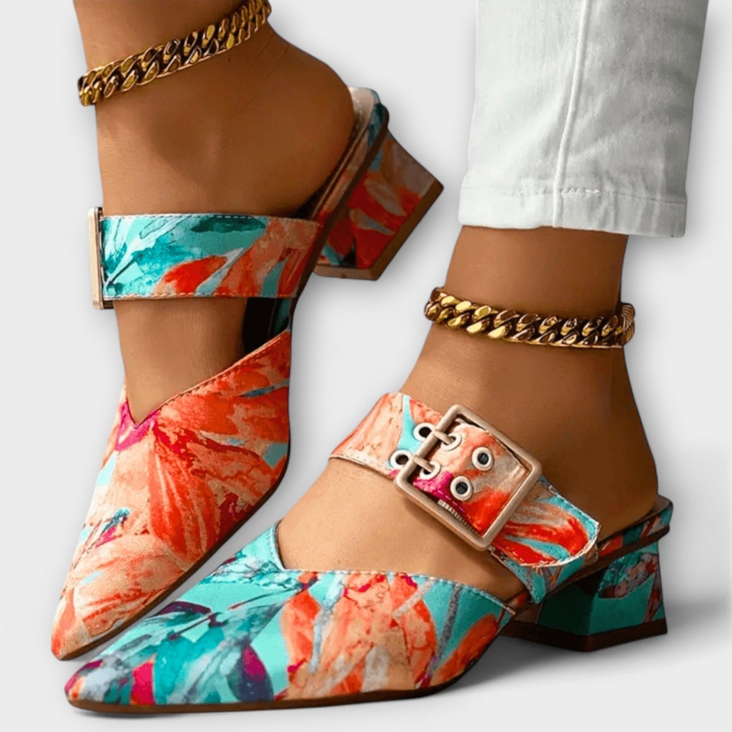 HILDRA I ABSÄTZE IM RETROSTIL