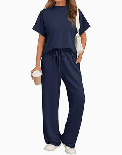ODILIA I LÄSSIGES LOUNGEWEAR-SET
