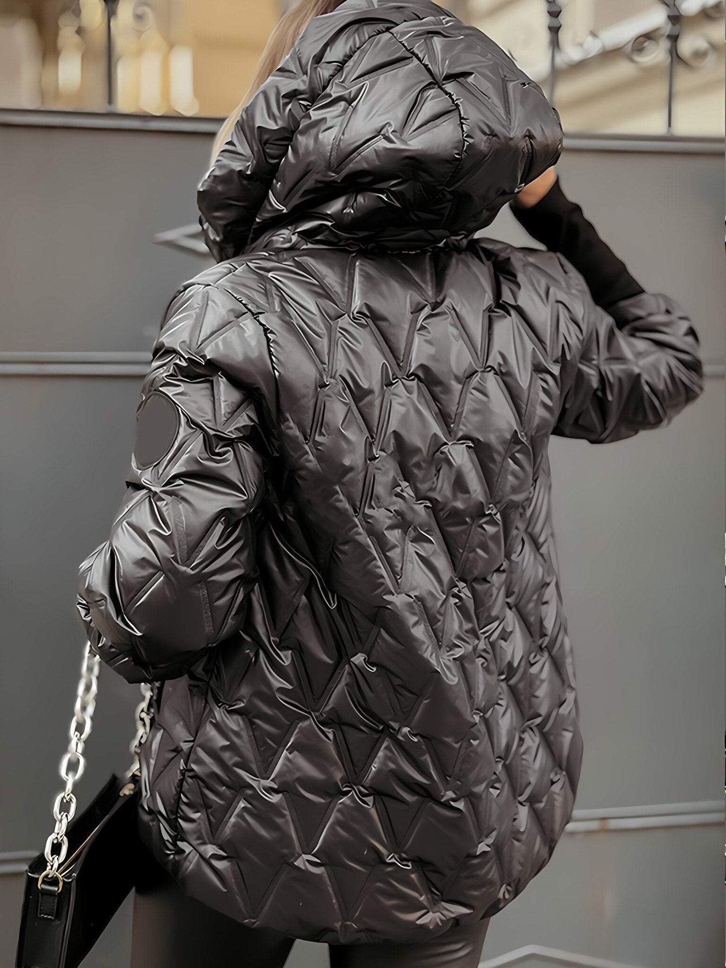 XANDRA I GESTEPPTE WINTERJACKE MIT KAPUZE
