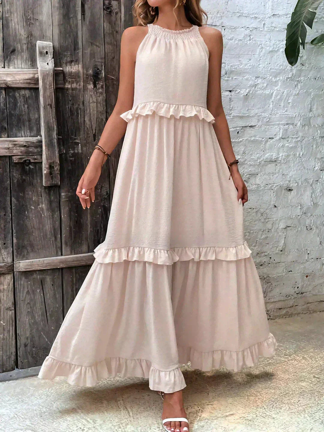 Emilia™ - Maxikleid mit Rüschendetails und Nackenband