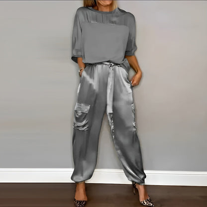 RUNHILT I LÄSSIGES ZWEITEILIGES SET