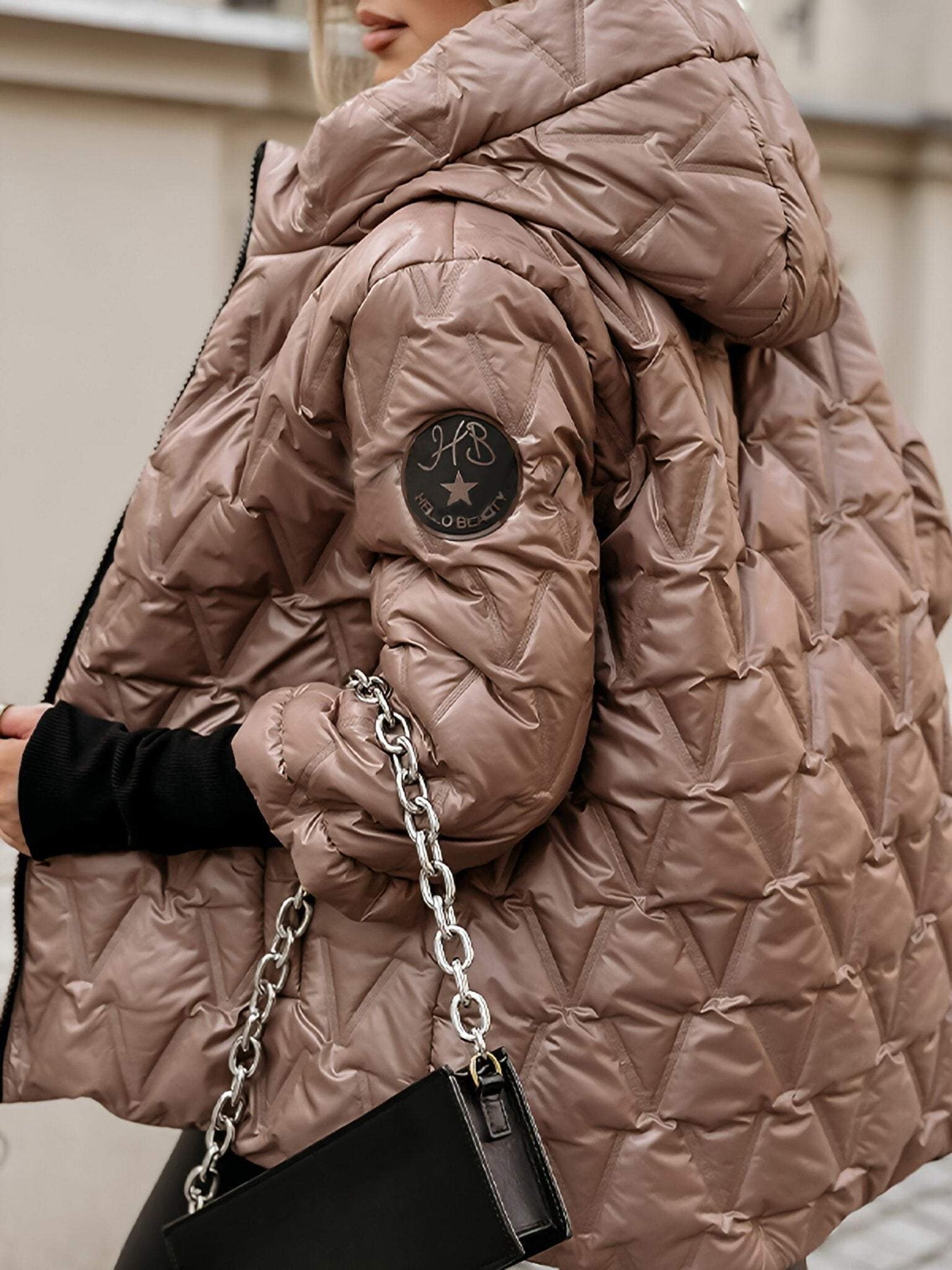 XANDRA I GESTEPPTE WINTERJACKE MIT KAPUZE