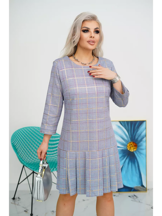 ELENA I LÄSSIGES KARIERTES KLEID