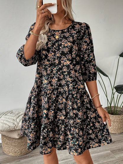 BALTRUDIS I GEBLÜMTEM RÜSCHENKLEID