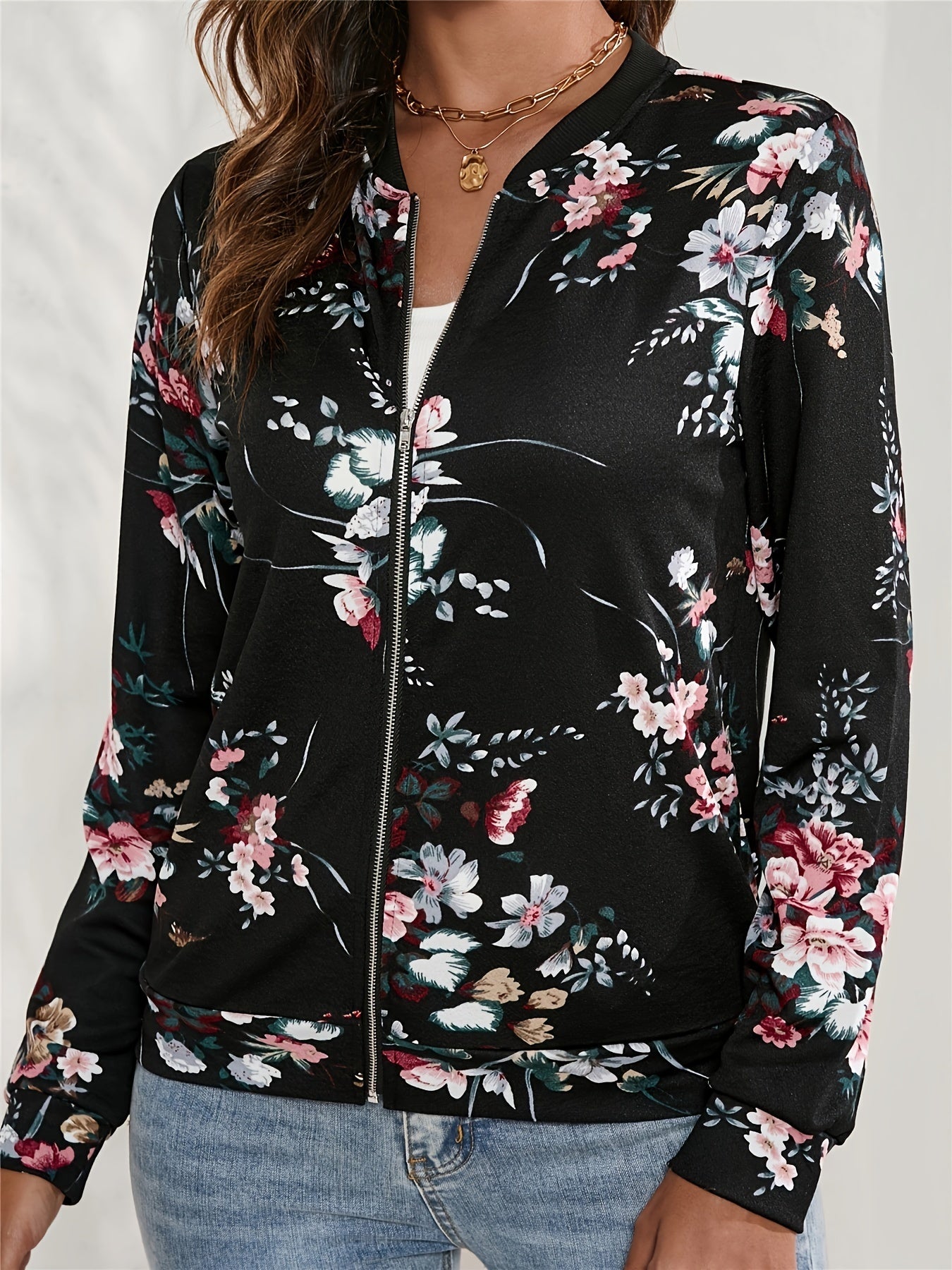 BRUNHILDA I TRENDIGER GEBLÜMTER JACKE