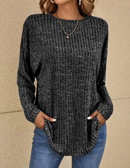 EULA I LÄSSIGER STRICKPULLOVER